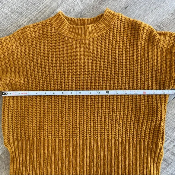 Love Change Italy Cropped Sweater - Size M - Picture 8 of 10